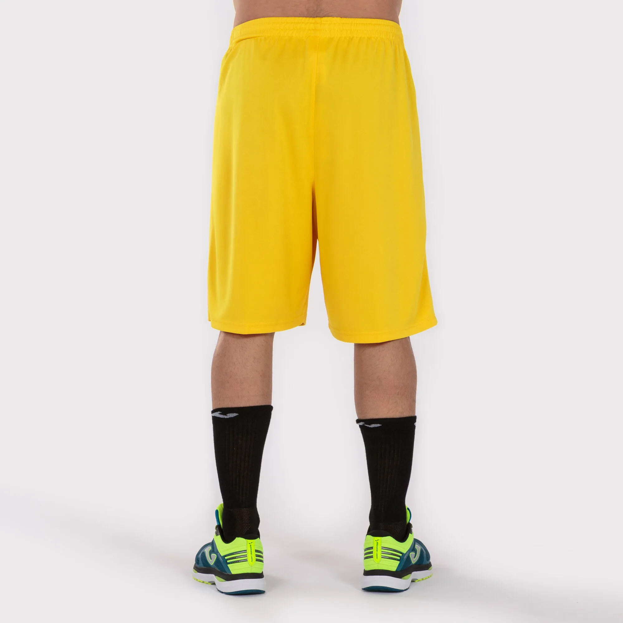 Short hombre Nobel Long amarillo