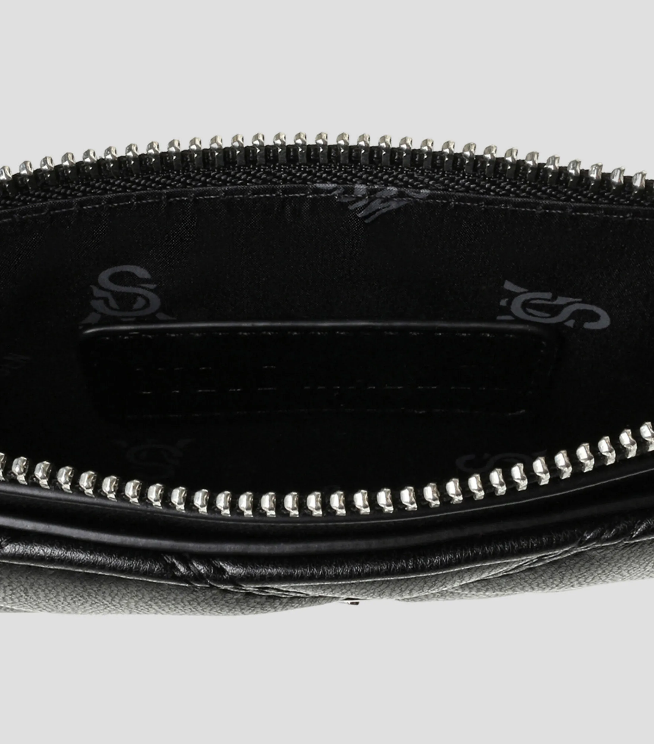 Steve Madden Bolso Wristlet capitonado Mujer