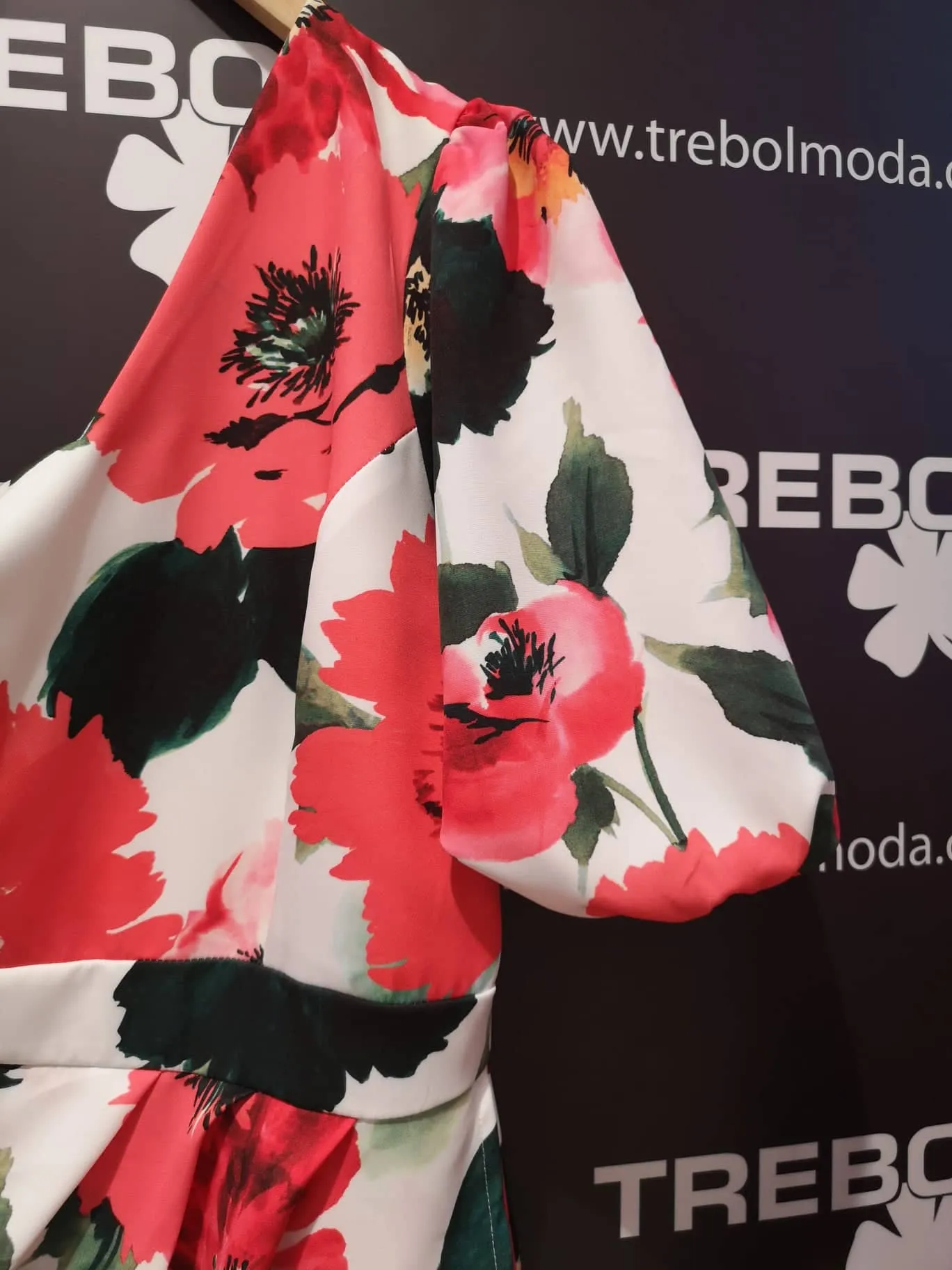 Vestido con manga abullonada