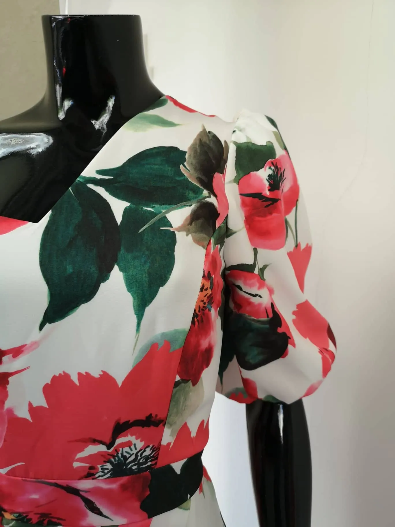 Vestido con manga abullonada