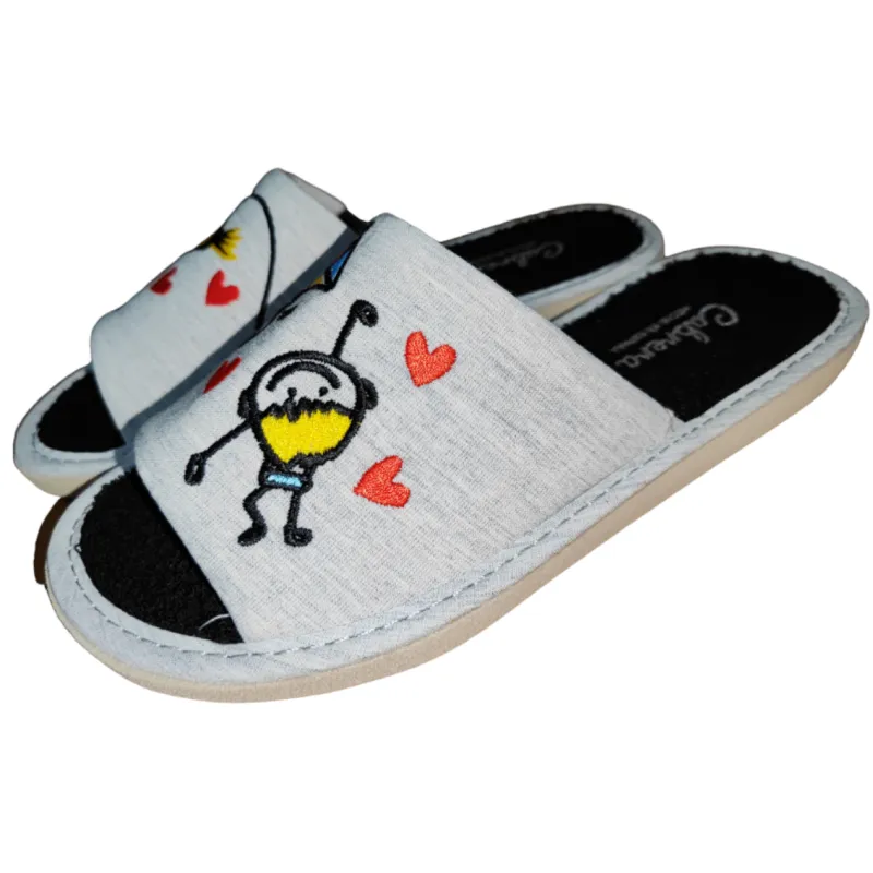 Zapatillas de casa para mujer de verano en tela con bordado de niños jugando con una cometa