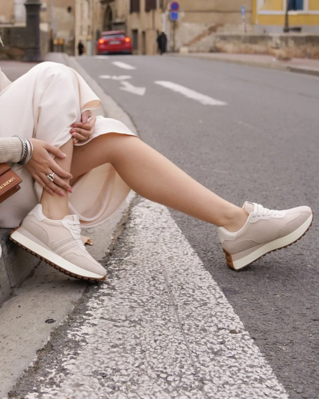 ZAPATILLAS DE MUJER BEIGE CON CORDONES  CL77 BEIGE
