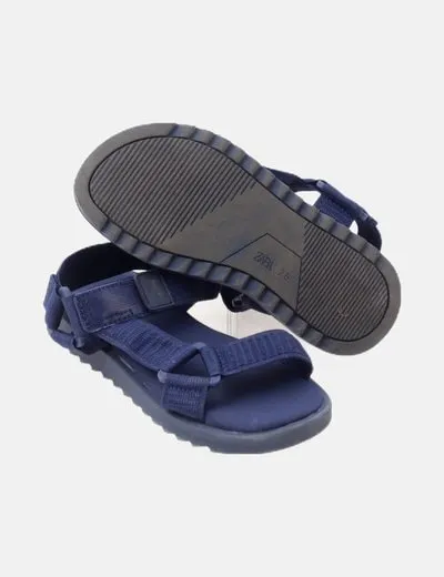 Zara Sandalia azul detalle velcro